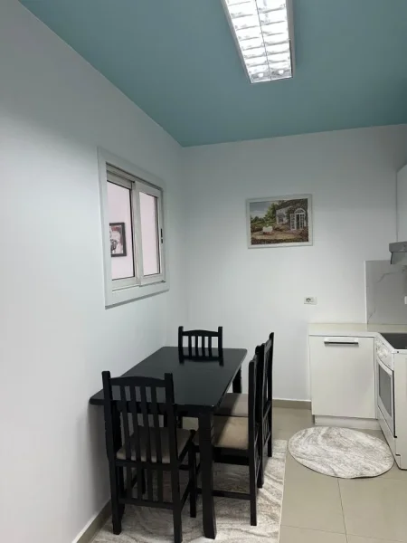 Tirane, jepet me qera apartament 2+1 Kati 3, 70 m² 450 € (astir)