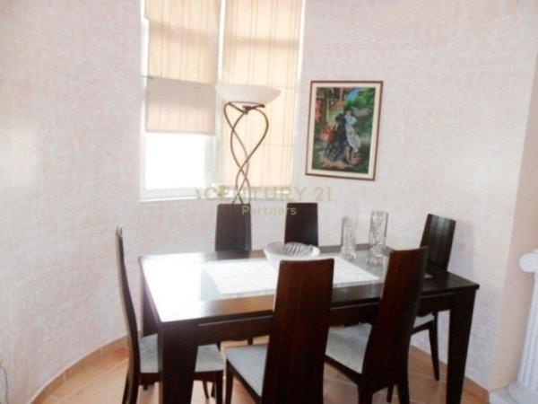 Tirane, jepet me qera apartament 2+1+Ballkon Kati 10, 110 m² 1.100 € (Rruga e Elbasanit)