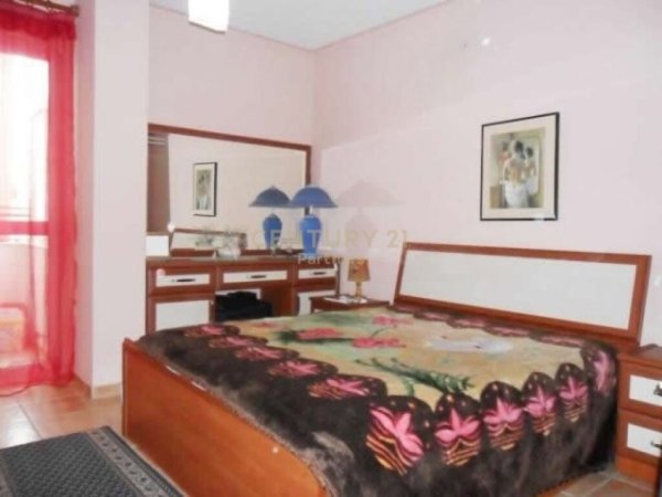Tirane, jepet me qera apartament 2+1+Ballkon Kati 10, 110 m² 1.100 € (Rruga e Elbasanit)