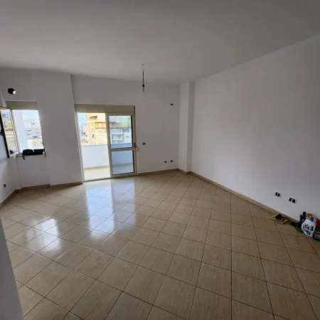 Durres, shitet apartament 2+1 Kati 6, 105 m² 120.000 € (AFER MUZEUMIT DURRES!)