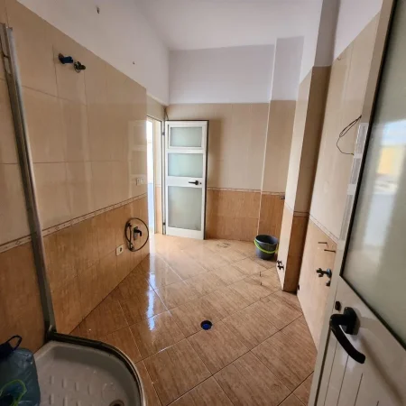 Durres, shitet apartament 2+1 Kati 6, 105 m² 120.000 € (AFER MUZEUMIT DURRES!)