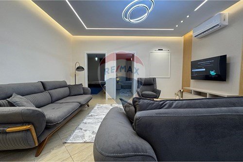Jepet me qera apartament 2+1+Ballkon , 550 € (Fresku, Kompleks i Ri)