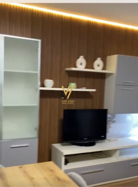 Tirane, jepet me qera apartament 2+1+Ballkon Kati 1, 85 m² 700 € (DON BOSKO)