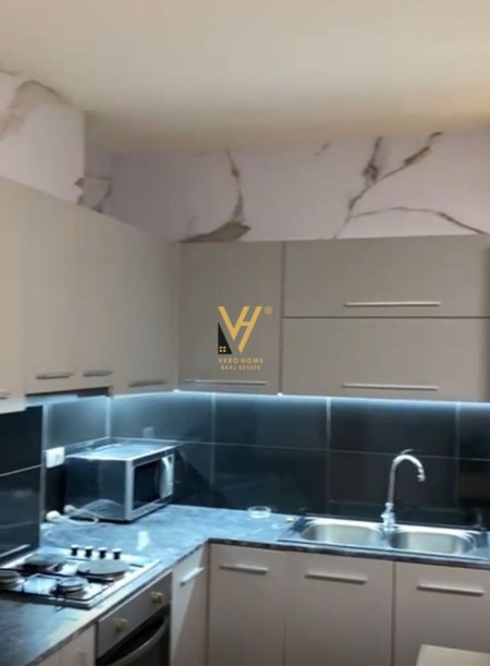 Tirane, jepet me qera apartament 2+1+Ballkon Kati 1, 85 m² 700 € (DON BOSKO)