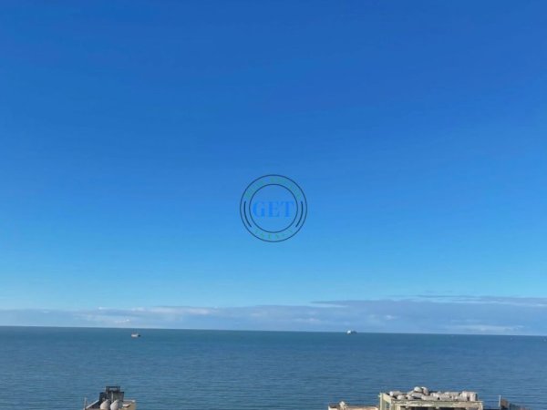 Durres, jepet me qera apartament 1+1 Kati 8, 65 m² 350 € (Rrota Kuqe,Plazh, Durrësz, me Ashensor)