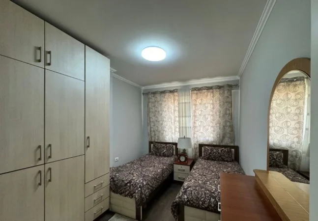 Tirane, shitet apartament 2+1+Aneks+Ballkon Kati 4, 113 m² 280.000 € (rruga barrikadave)