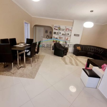 Tirane, jepet me qera apartament 3+1+Ballkon Kati 3, 130 m² 900 € (Rr e Kavajes)