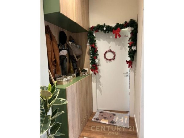 Tirane, jap me qera apartament 2+1+2+POST PARKIMI , 98 m² 1.600 € (Rruga e Kosovarëve)