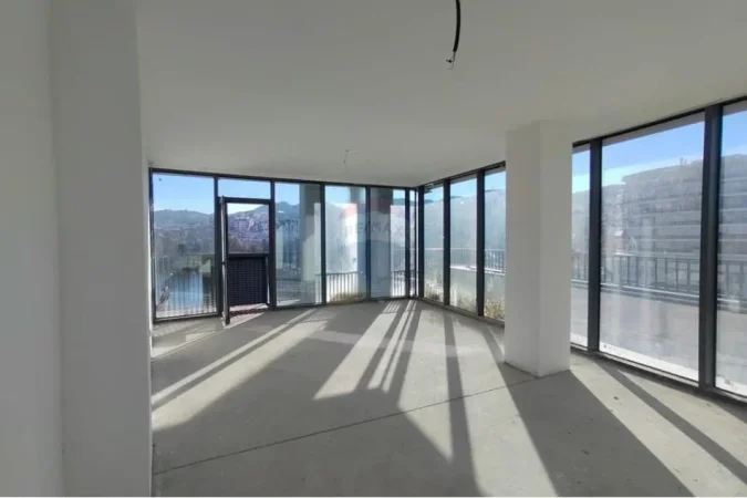 Tirane, shitet apartament 3+1+Ballkon Kati 5, 227 m² 467.700 € 