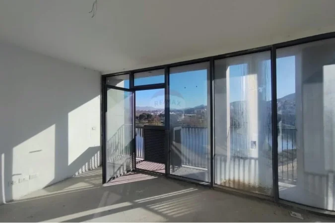 Tirane, shitet apartament 3+1+Ballkon Kati 5, 227 m² 467.700 € 