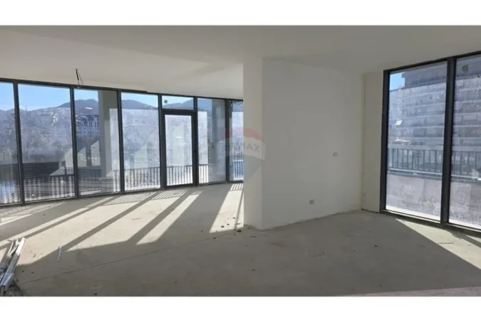 Tirane, shitet apartament 3+1+Ballkon , 237 m² 711.930 € 