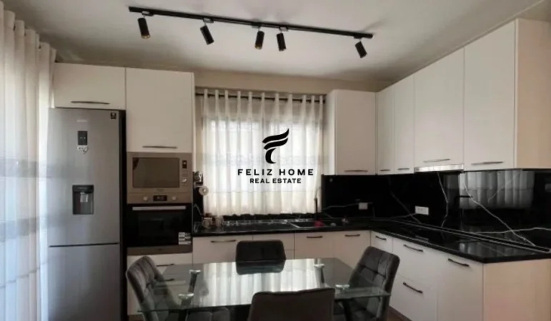 Tirane, jepet me qera apartament 1+1 Kati 2, 67 m² 500 € (YZBERISHT)