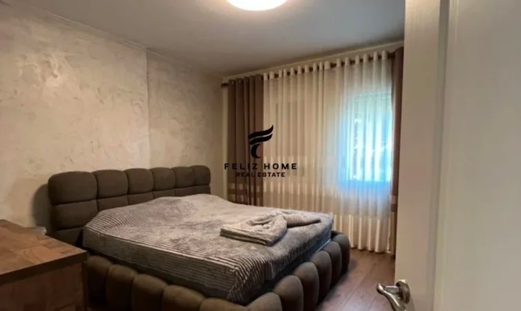 Tirane, jepet me qera apartament 1+1 Kati 2, 67 m² 500 € (YZBERISHT)