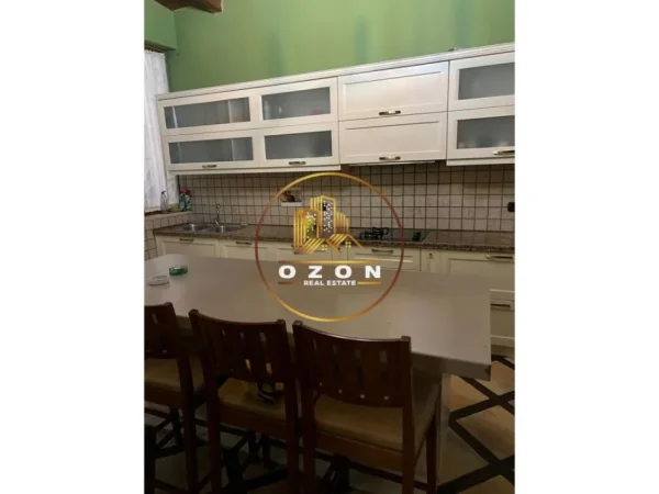 Apartament per Qera 3+1+2, Rruga Kavajes!