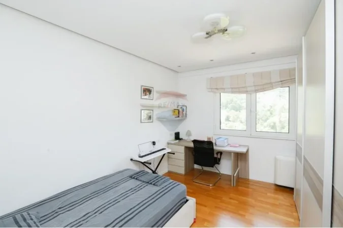 Tirane, shitet 1+1+Ballkon Kati 7, 116 m² 240.000 € 