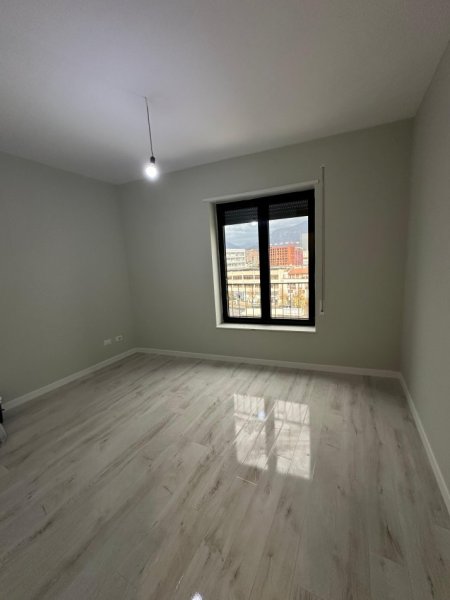 Tirane, shitet apartament 2+1 Kati 5, 92 m² 225.000 € (Rruga Luigj Gurakuqi)