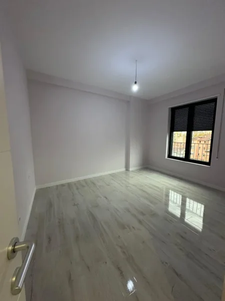 Tirane, shitet apartament 2+1 Kati 5, 92 m² 225.000 € (Rruga Luigj Gurakuqi)