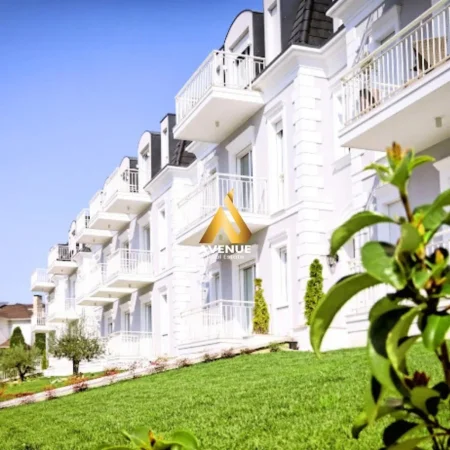 Tirane, shitet 2+1+Ballkon Kati 1, 94 m² 285.000 € (rruga e vilave)