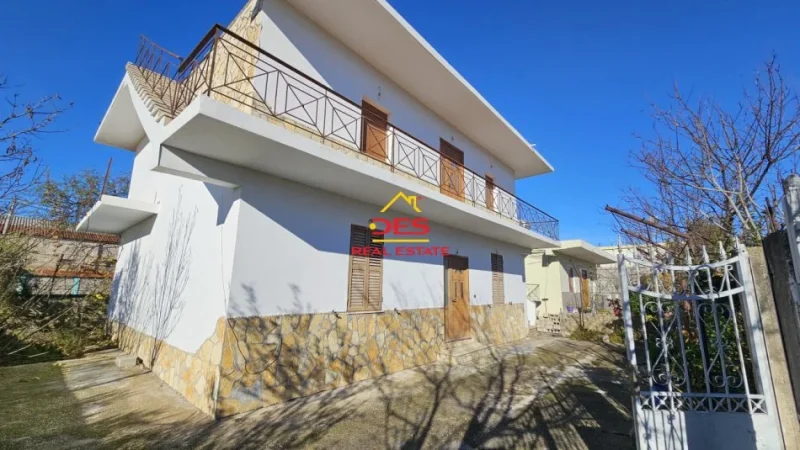 Vlore, shitet shtepi 5+1+Ballkon Kati 2, 195 m² 150.000 € (Rruga Dervish Hekali)