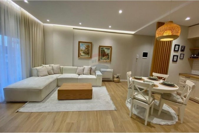 Tirane, jepet me qera apartament 2+1+Ballkon Kati 7, 99 m² 1.200 € 