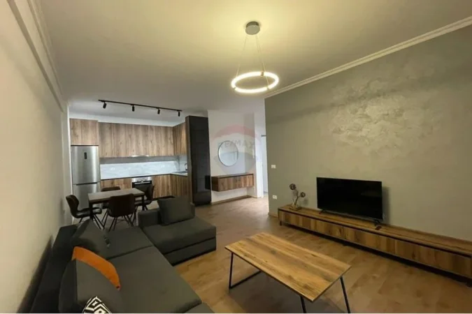 Tirane, jepet me qera apartament 1+1+Ballkon Kati 3, 78 m² 700 € 