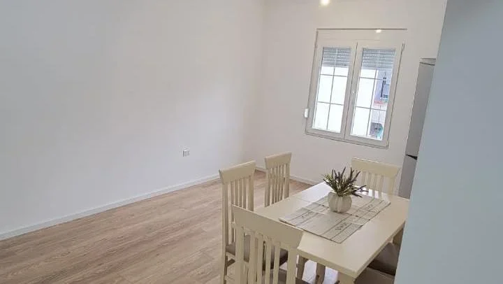 Tirane, shes apartament 1+1+Aneks Kati 5, 70 m² 135.000 € (Rr. Myslym Shyri)