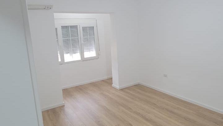 Tirane, shes apartament 1+1+Aneks Kati 5, 70 m² 135.000 € (Rr. Myslym Shyri)