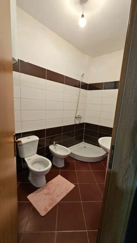 Durres, shes apartament 2+1+Aneks+Ballkon Kati 7, (Hotel Palace,Plazh)