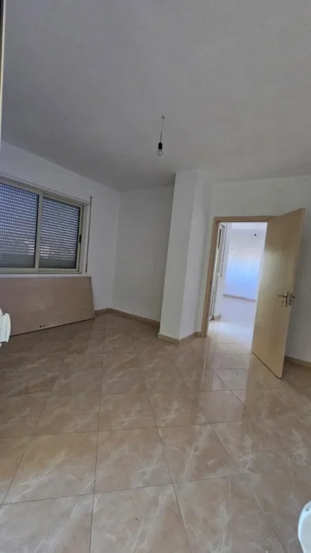 Durres, shes apartament 2+1+Aneks+Ballkon Kati 7, (Hotel Palace,Plazh)