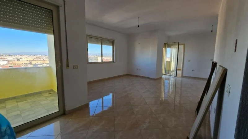 Durres, shes apartament 2+1+Aneks+Ballkon Kati 7, (Hotel Palace,Plazh)