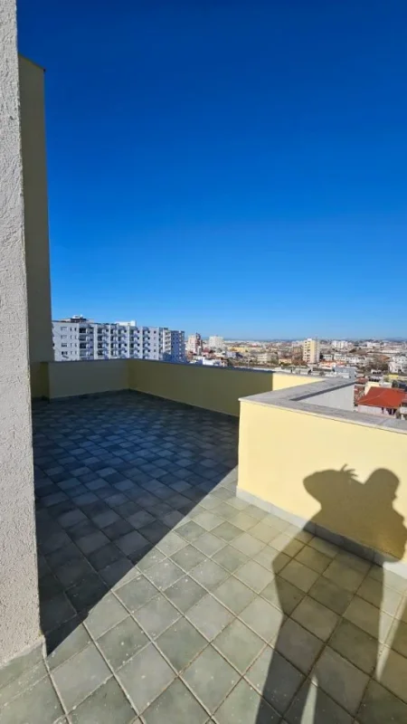 Durres, shes apartament 2+1+Aneks+Ballkon Kati 7, (Hotel Palace,Plazh)