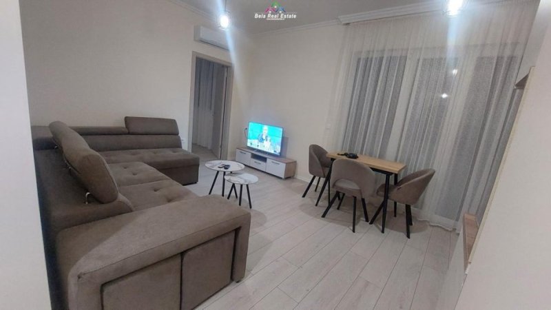 Tirane, jepet me qera apartament 1+1+Ballkon Kati 4, 65 m² 500 € (Fusha e Aviacionit)