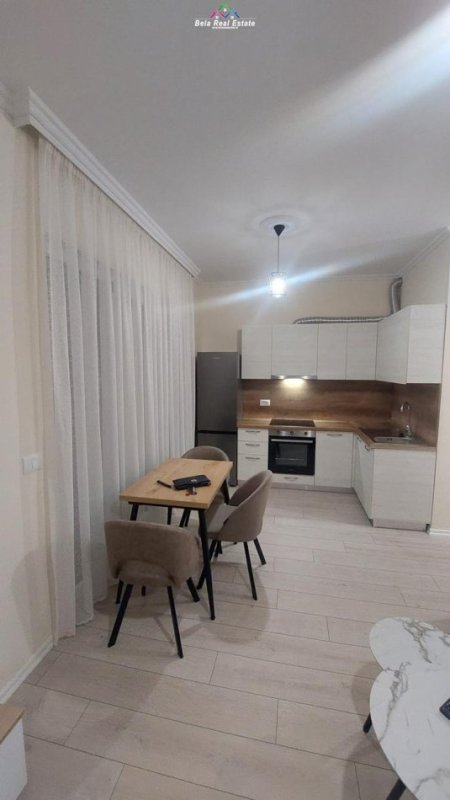 Tirane, jepet me qera apartament 1+1+Ballkon Kati 4, 65 m² 500 € (Fusha e Aviacionit)