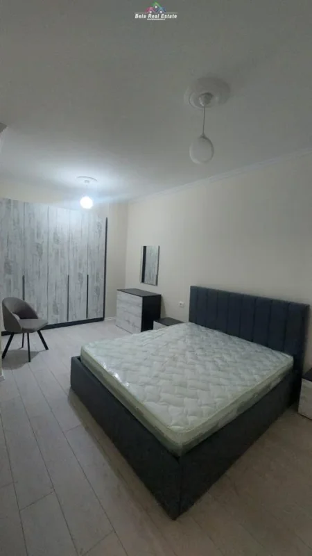 Tirane, jepet me qera apartament 1+1+Ballkon Kati 4, 65 m² 500 € (Fusha e Aviacionit)