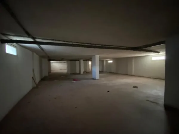 Durres, jepet me qera magazine Kati -1, 53 m² 260.000 € (Lagja 13, Durres)