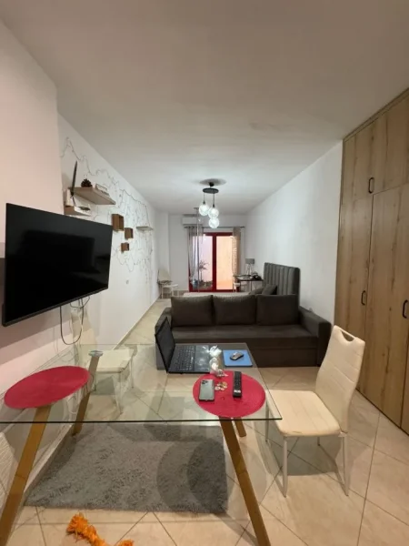 Durres, shitet garsonier 1+1 Kati 1, 65.000 € (Lagja 13 Durres)