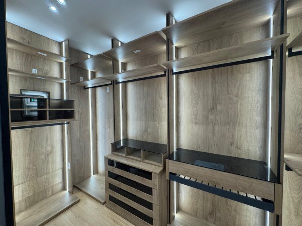 Tirane, jepet me qera 3 Katshe Kati 3, 300 m² 3.500 € (Qendra Tregtare TEG)