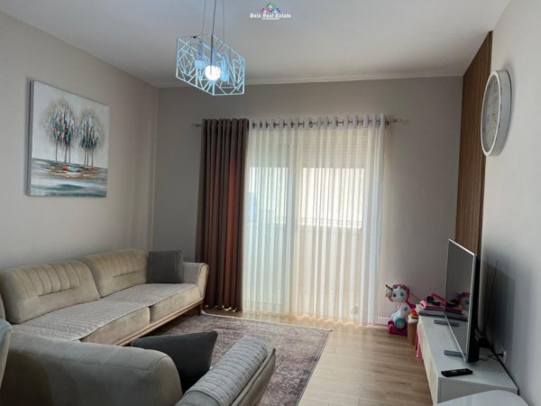 Tirane, jepet me qera apartament 2+1+Ballkon Kati 9, 100 m² 400 € (yzberisht)