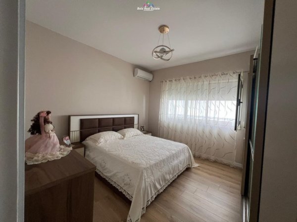 Tirane, jepet me qera apartament 2+1+Ballkon Kati 9, 100 m² 400 € (yzberisht)