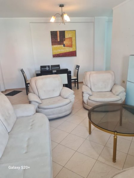 Tirane, jepet me qera apartament 2+1 Kati 5, 106 m² 700 € (Blloku)