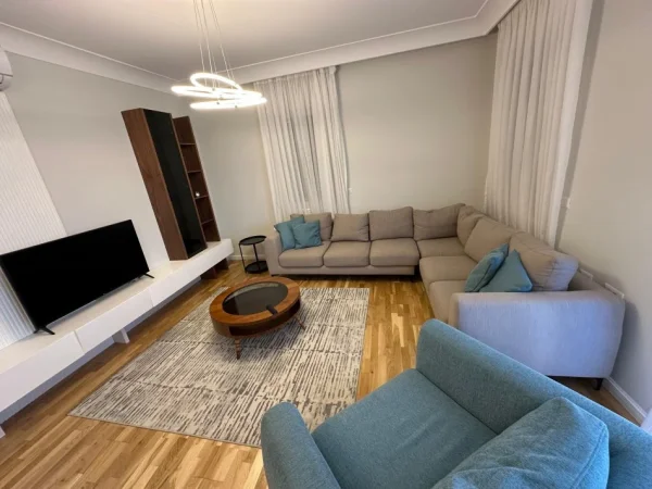 Tirane, jepet me qera apartament 2+1+Ballkon Kati 2, 129 m² 1.499 € (TEG)
