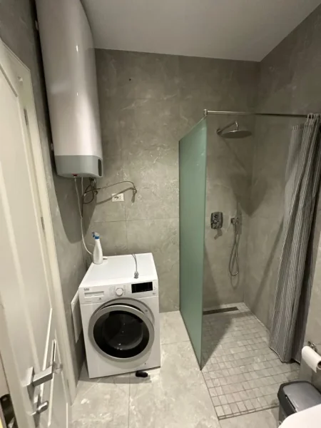 Tirane, jepet me qera apartament 2+1+Ballkon Kati 2, 129 m² 1.499 € (TEG)