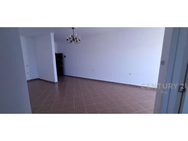 Durres, shitet apartament 1+1 Kati 8, 85 m² 102.000 € (plazh hekurudha)