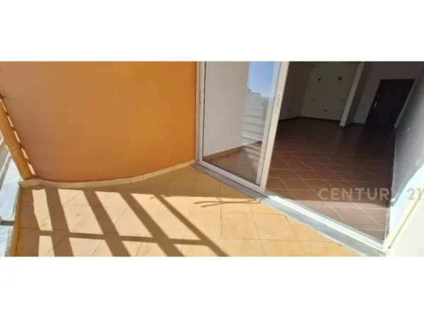 Durres, shitet apartament 1+1 Kati 8, 85 m² 102.000 € (plazh hekurudha)