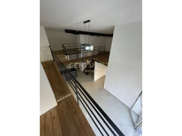 Tirane, shitet ambjent biznesi Kati 2, 81 m² 210.000 € (komuna e parisit)