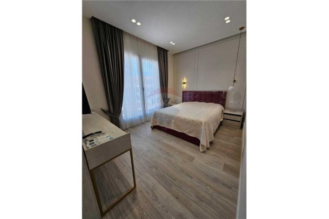 Tirane, jepet me qera 2+1+Ballkon Kati 8, 122 m² 1.500 € 