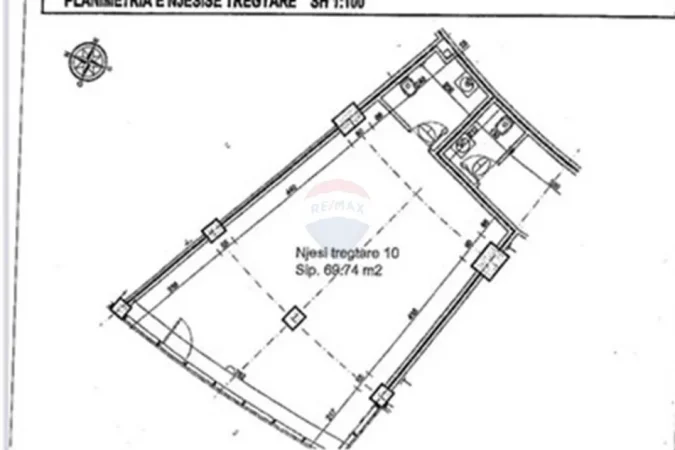 Tirane, shitet dyqan Kati 0, 70 m² 385.000 € 