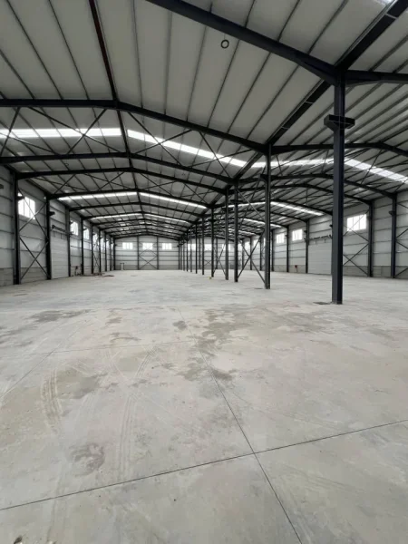 Tirane, jepet me qera ambjent biznesi Kati 0, 4.000 m² 20.000 € (Autostrade Tirane Durres)