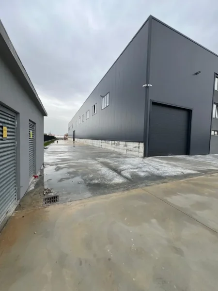 Tirane, jepet me qera ambjent biznesi Kati 0, 4.000 m² 20.000 € (Autostrade Tirane Durres)