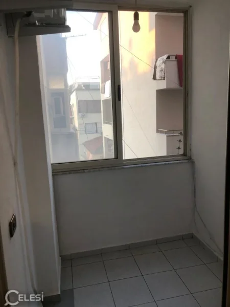 Tirane, jepet me qera apartament 1+1+Ballkon Kati 3, 58 m² 400 € (rr. Telo Ndini)